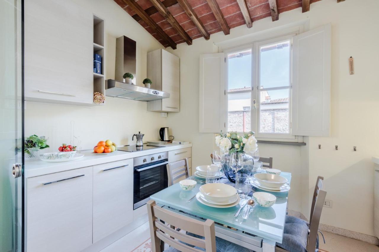 Helene Smart Flat With Elevator Inside Lucca Apartment Exterior photo
