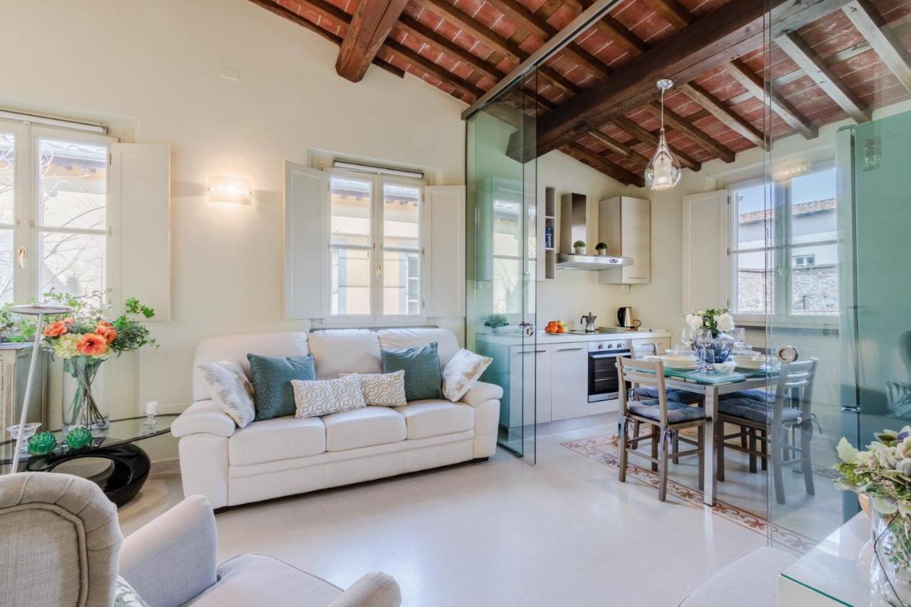 Helene Smart Flat With Elevator Inside Lucca Apartment Exterior photo