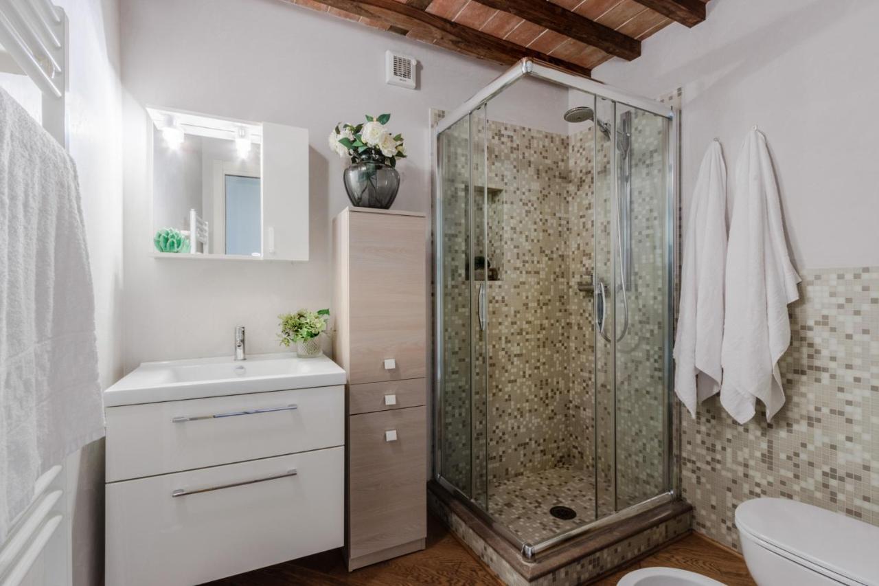 Helene Smart Flat With Elevator Inside Lucca Apartment Exterior photo